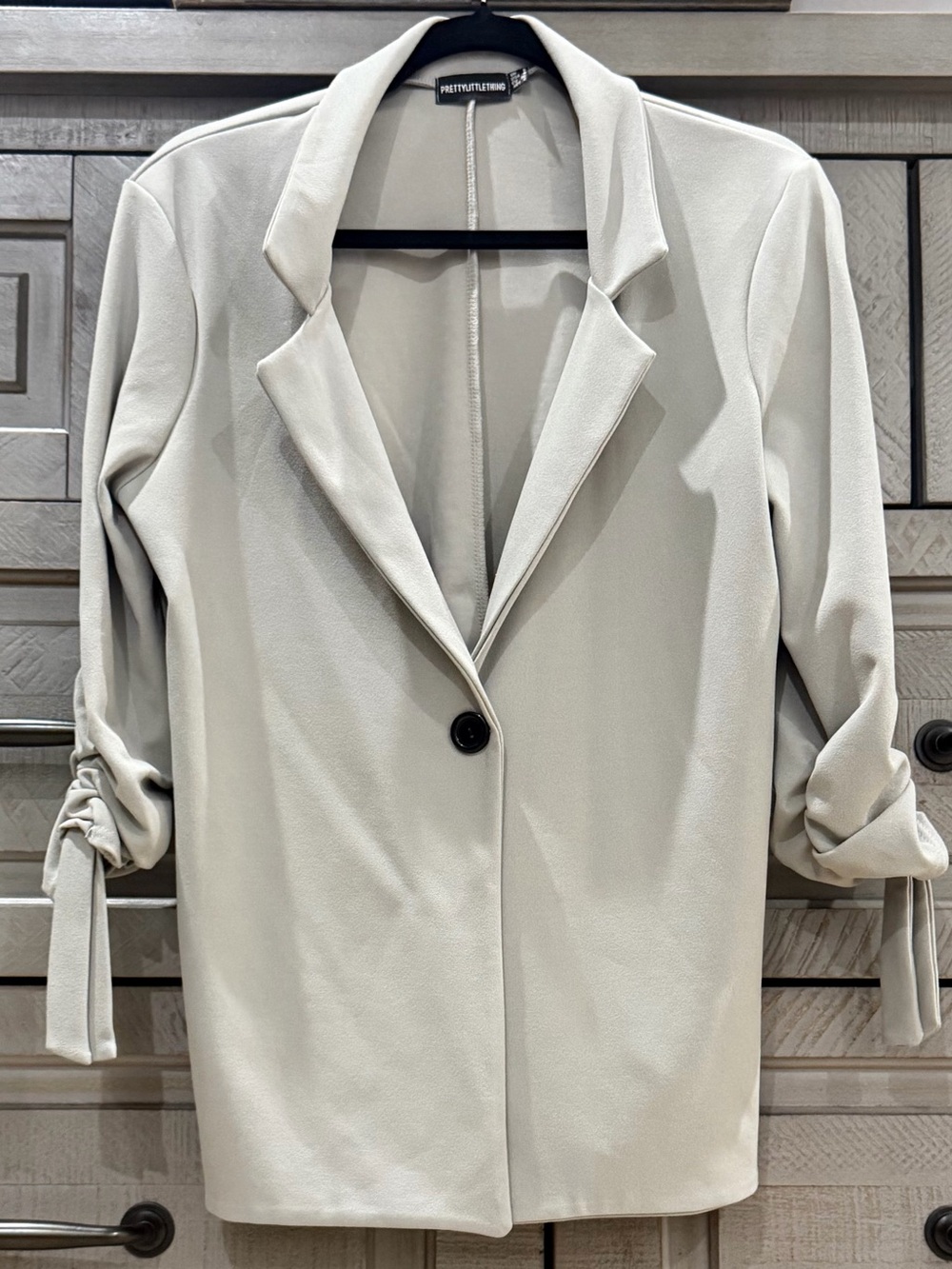 PRETTYLITTLETHING Single-Button Blazer Jacket